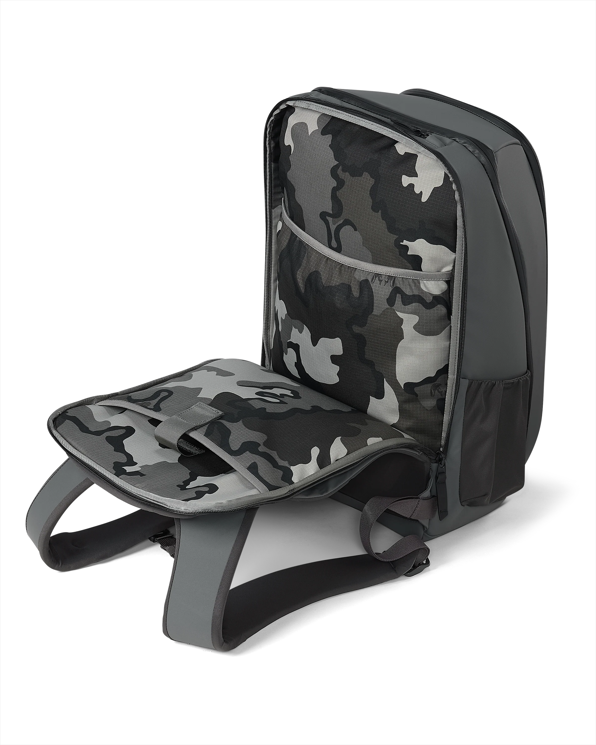 Waypoint Travel Backpack | Gunmetal