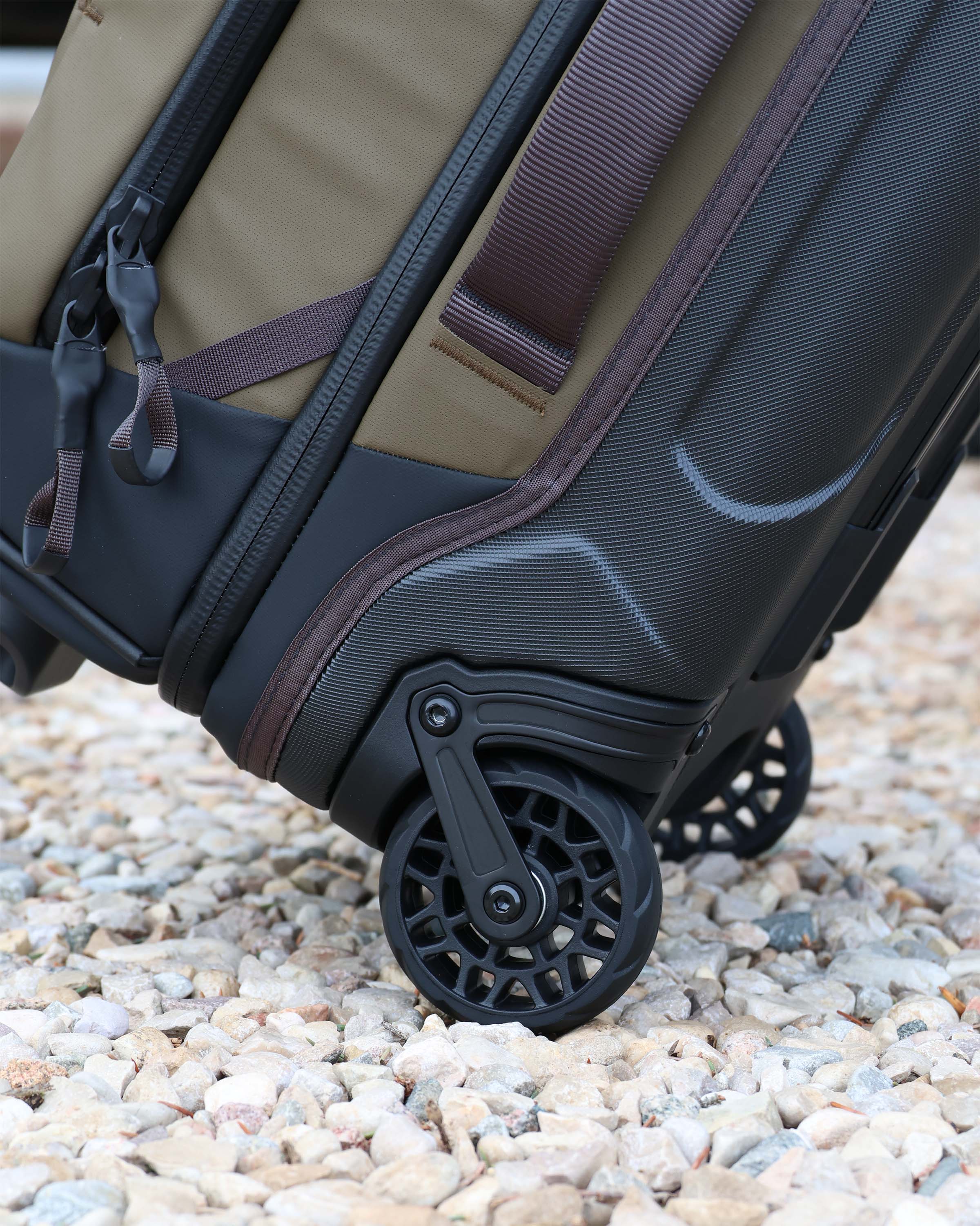 Waypoint 3000 Carry-On Roller | Gunmetal